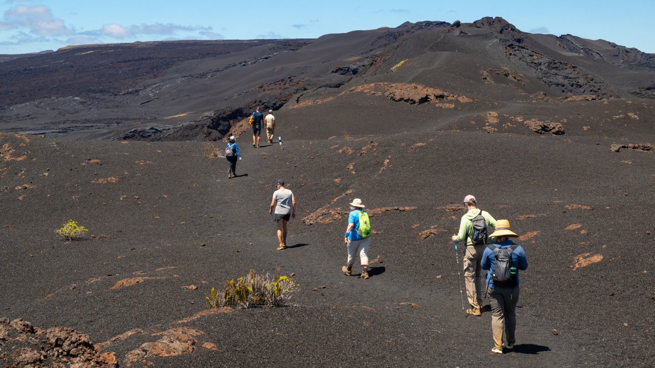 Guided hiking tours on the volcanos of the Galapagos