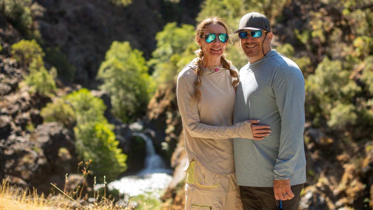 Couples hiking tours in the Pacific Northwest