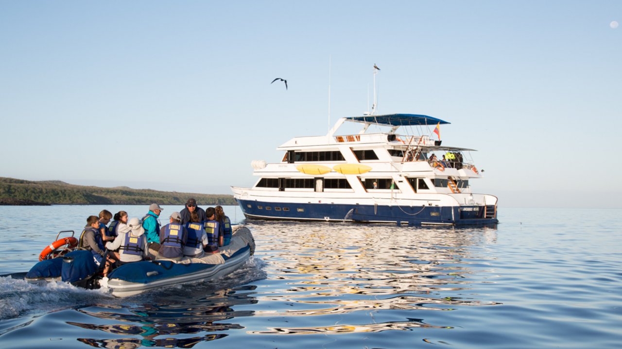 Galapagos cruise tours